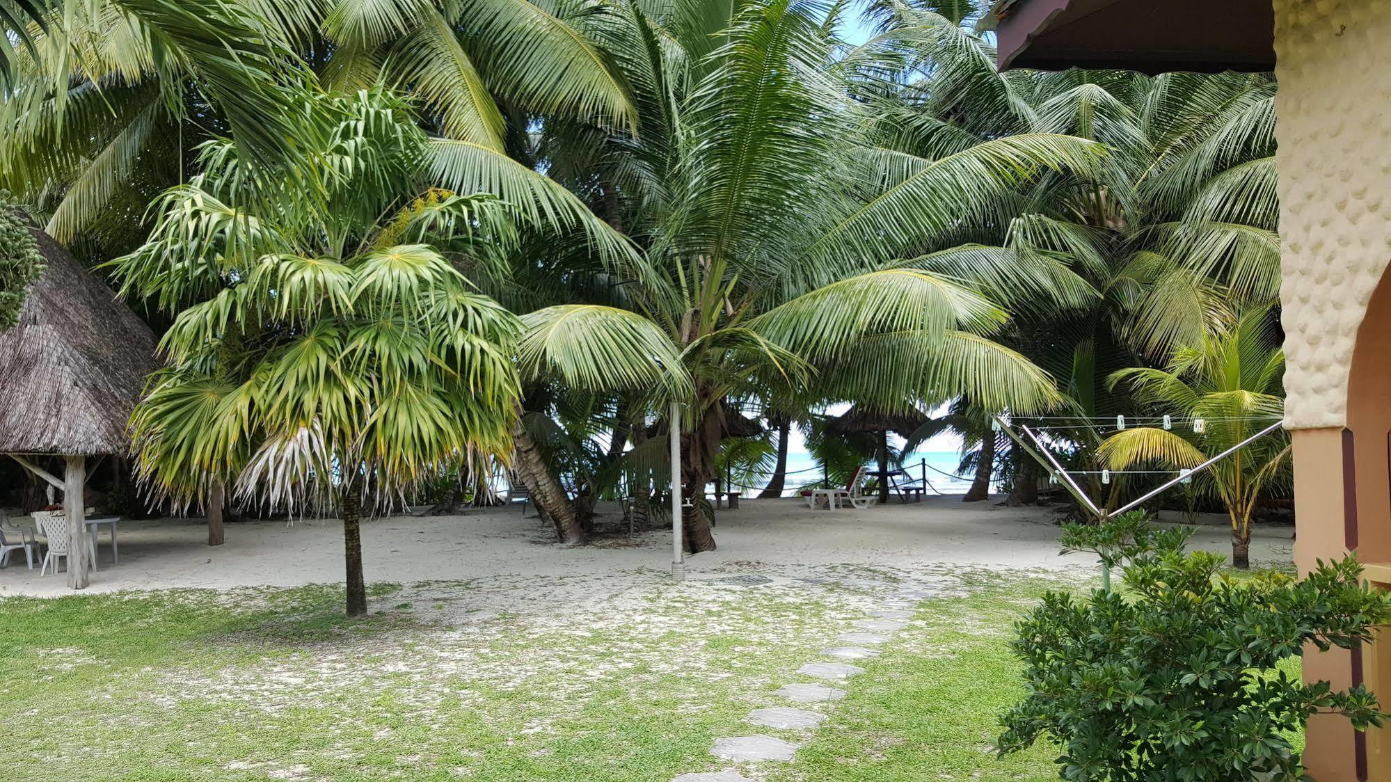 Anse Kerlan Beach Chalets Exterior photo